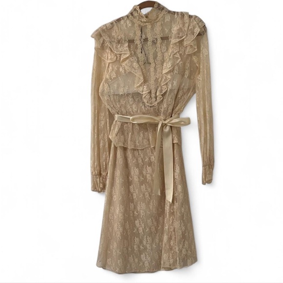 Vintage Dresses & Skirts - Vintage 1981 Lace Ruffle Top and Skirt Set Ivory